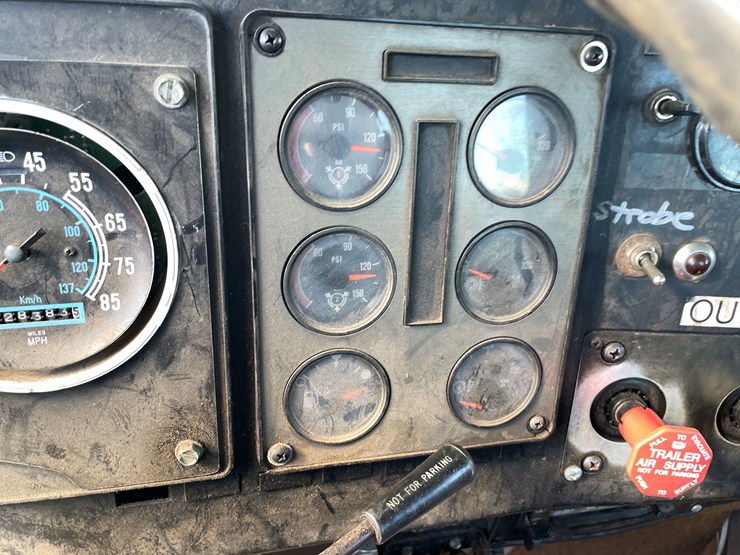 international-9300-image-27