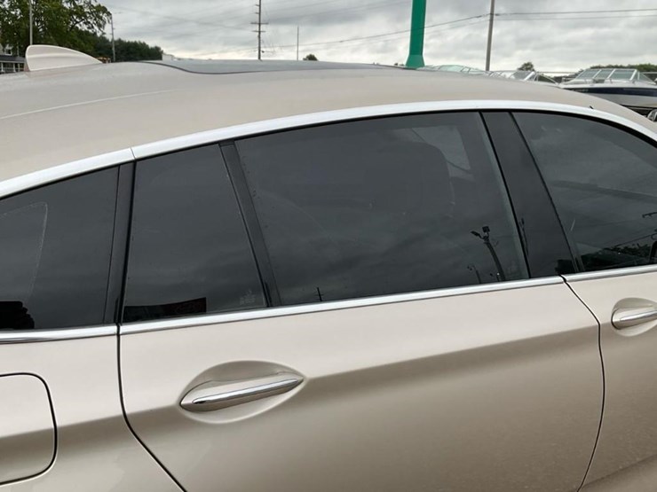 #2053-•-2010-bmw-550gt-car*-image-47