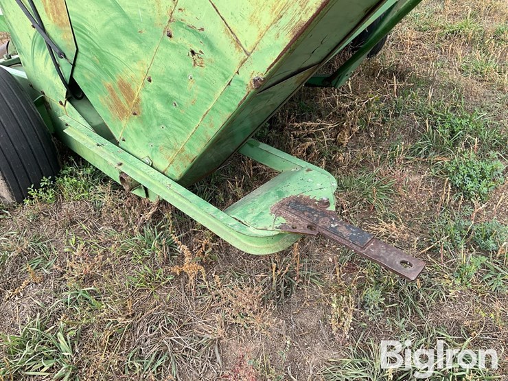 john-deere-300-image-14