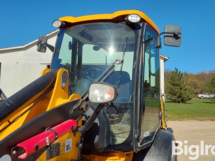 2021-jcb-409-image-11
