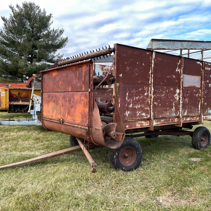 #200 • Forage King 14" Chopper Box (Boyceville, WI)