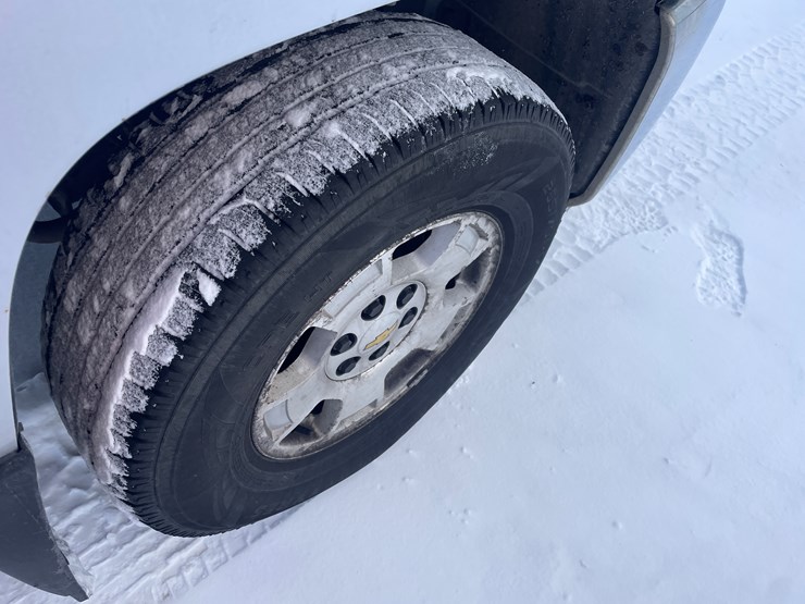 #1158-•-2013-silverado-1500-pickup-truck-(has-mn-title)-image-16