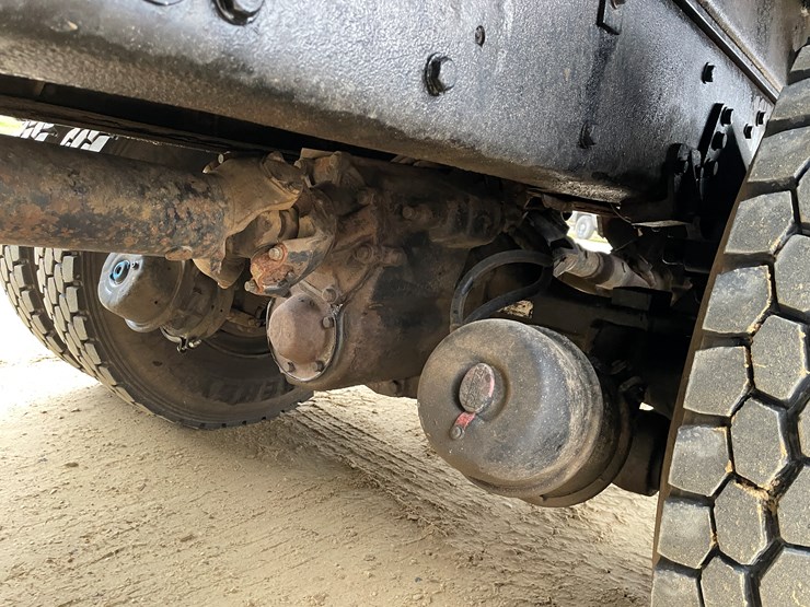 peterbilt-357-image-30