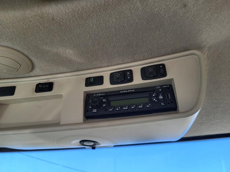 john-deere-8335r-image-69