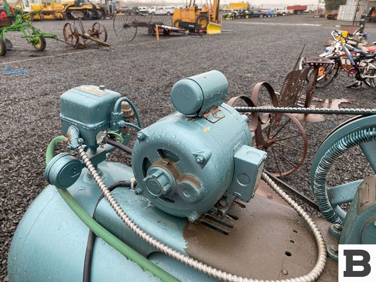 squared-company-dhg-x-portable-air-compressor-image-12