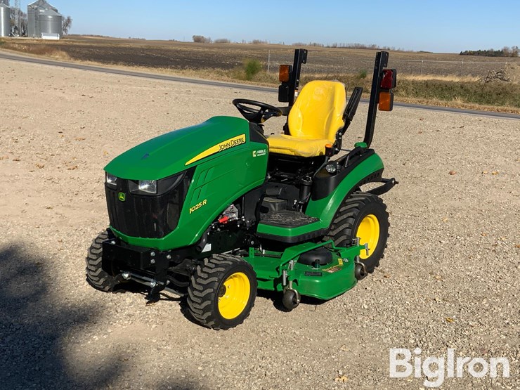 john-deere-1025r-image-1