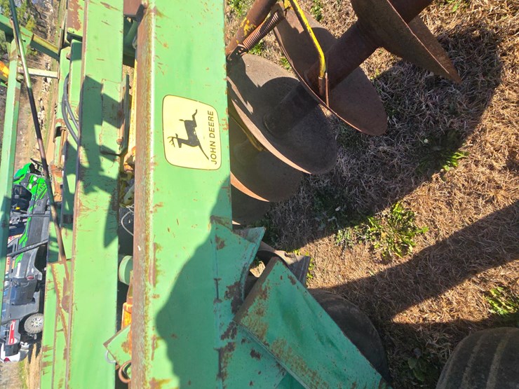 john-deere-230-image-13