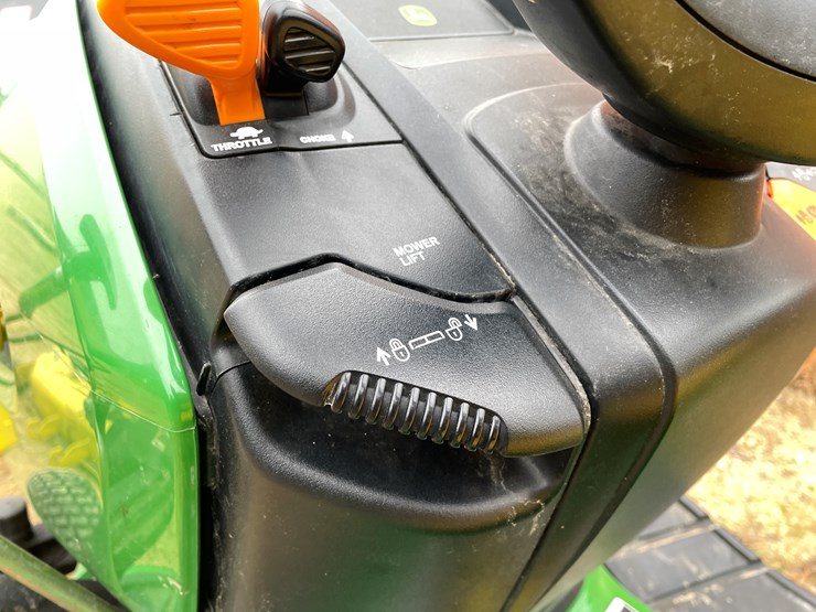 john-deere-x300-image-29