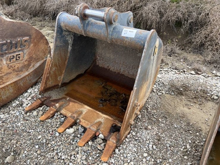 rockland-33"-dig-bucket-image-1