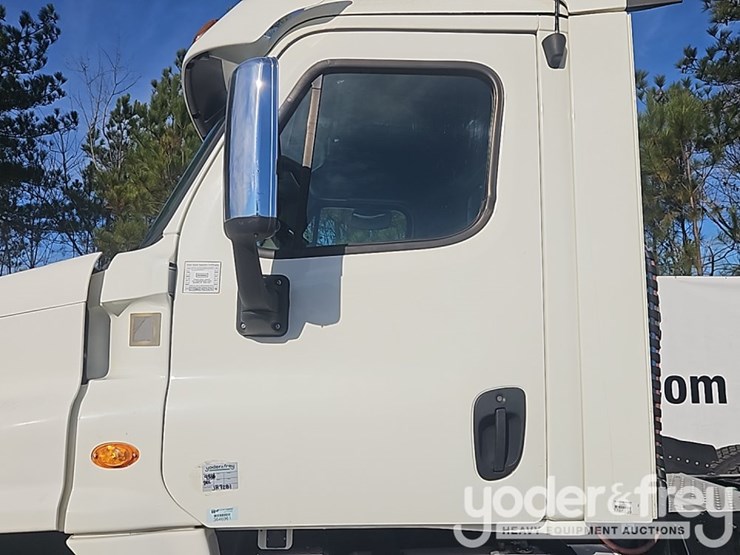 2018-freightliner-cascadia-image-22