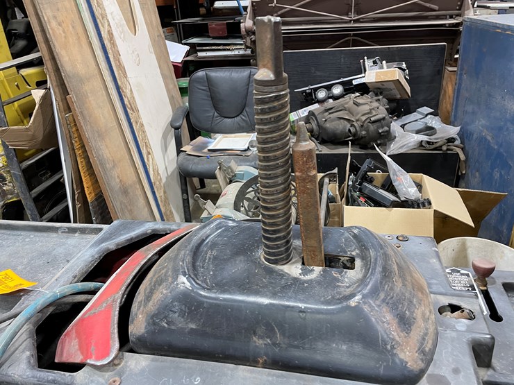 #7901-•-coats-4050a-tire-changer-image-4