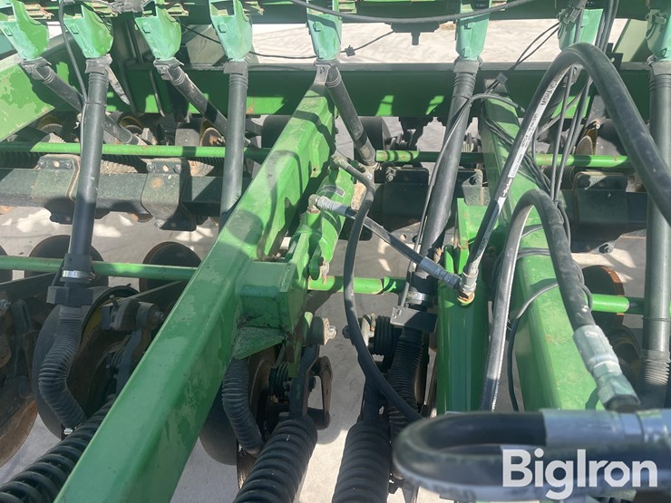 john-deere-750-image-15