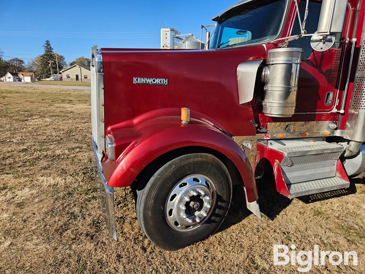 kenworth-w900l-image-11