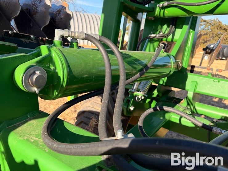 2022-john-deere-2680h-image-18