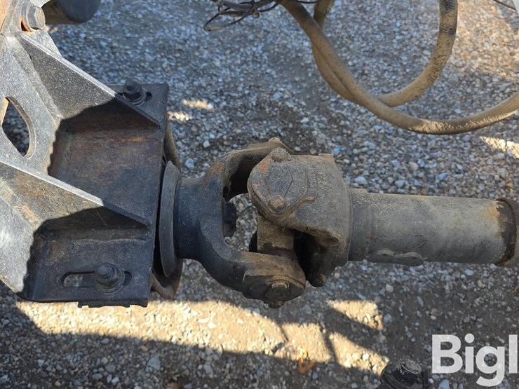 mack-r688st-image-18