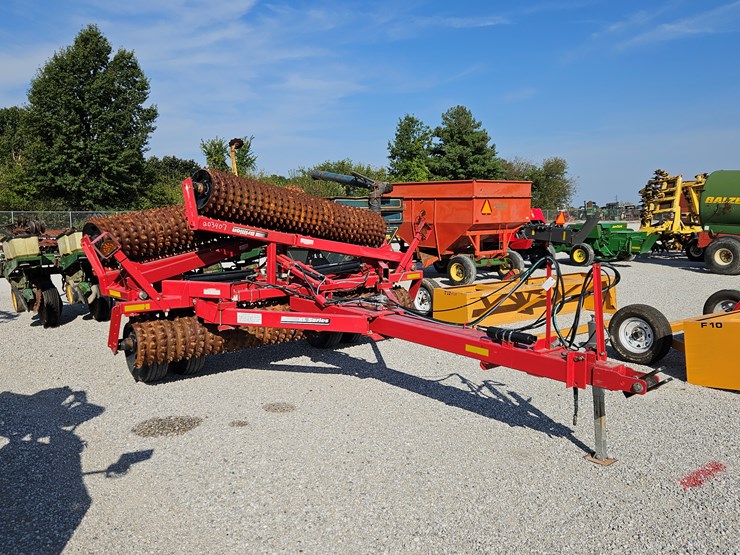 #203407-•-2014-brillion-xlh144-cultipacker-image-1