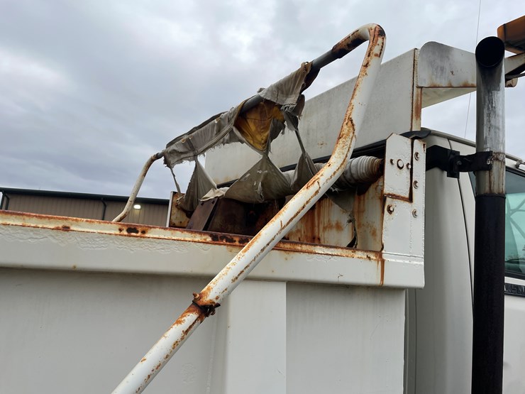 #1113-•-1998-ford-louisville-plow-truck-(has-mn-title)-image-30