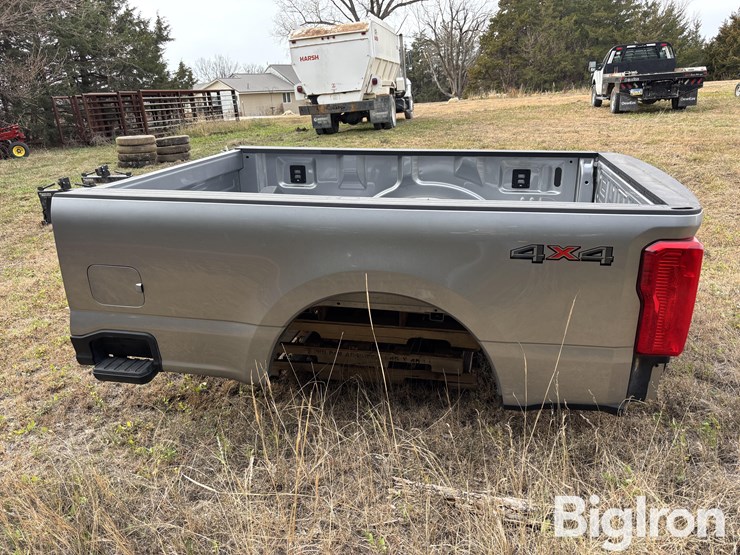 2024-ford-f350-image-8