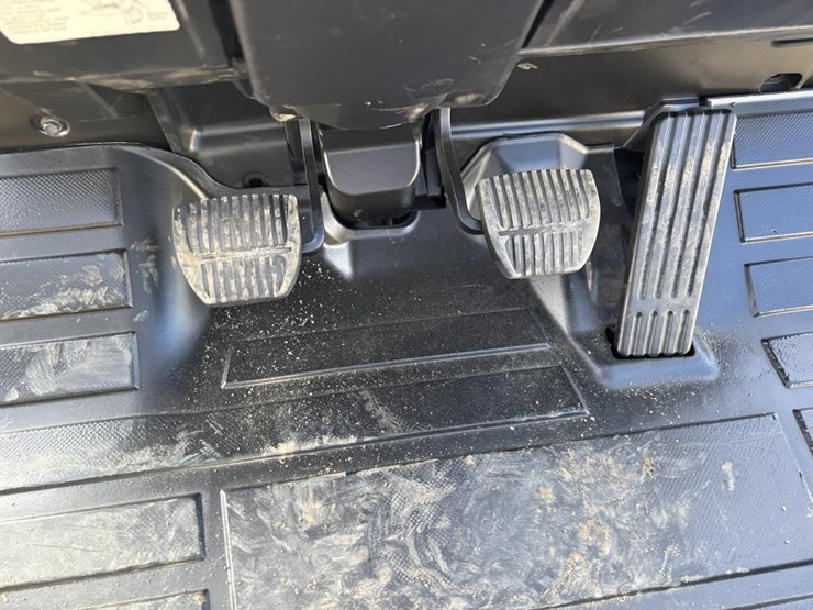 2020-toyota-8fg35u-image-27