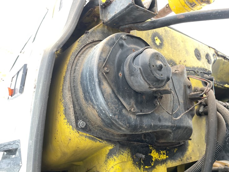 #1168-•-1988-gmc-topkick-sierra-digger-derrick-truck-(has-mn-title)-image-24