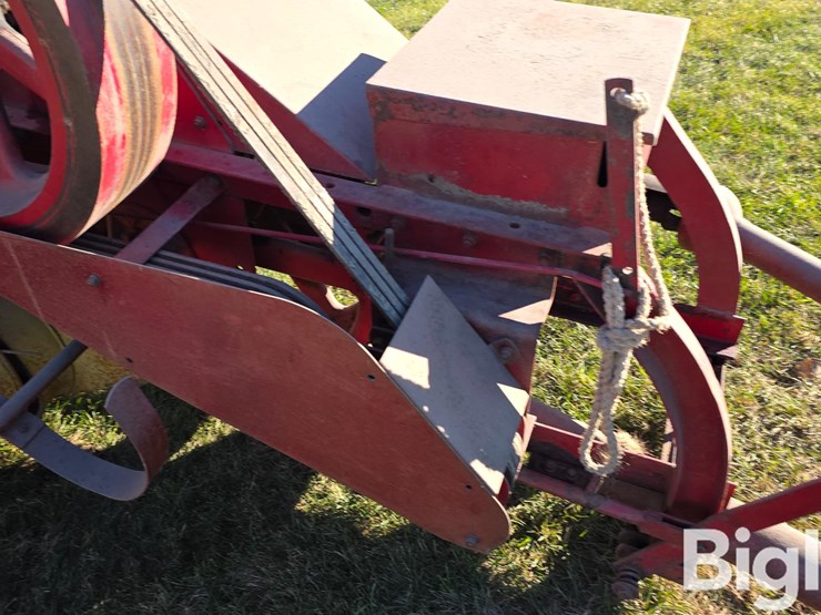 new-holland-77-image-12