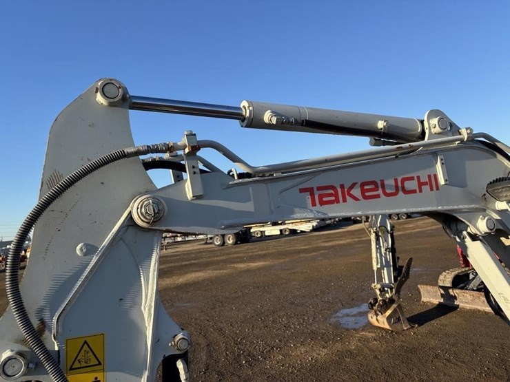 takeuchi-tb230-image-18