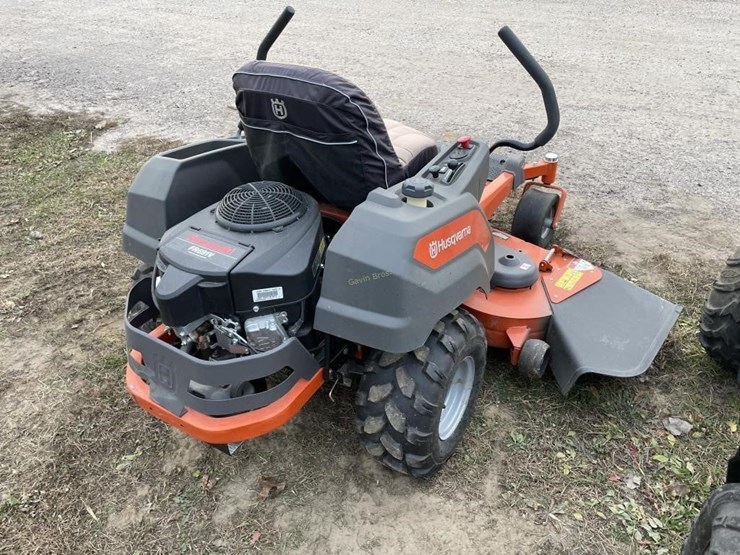 husqvarna-z254f-zero-turn-mower-image-4