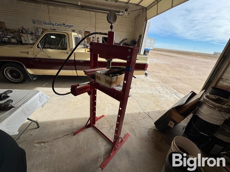 hydraulic-press-image-5