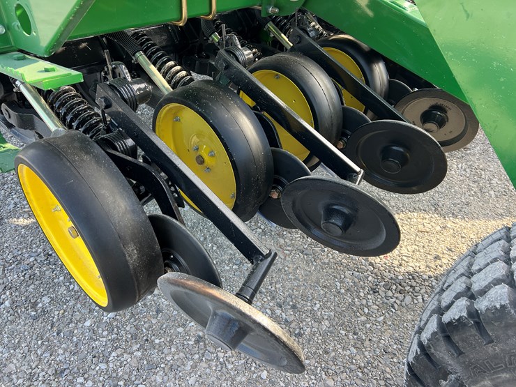 john-deere-750-image-8