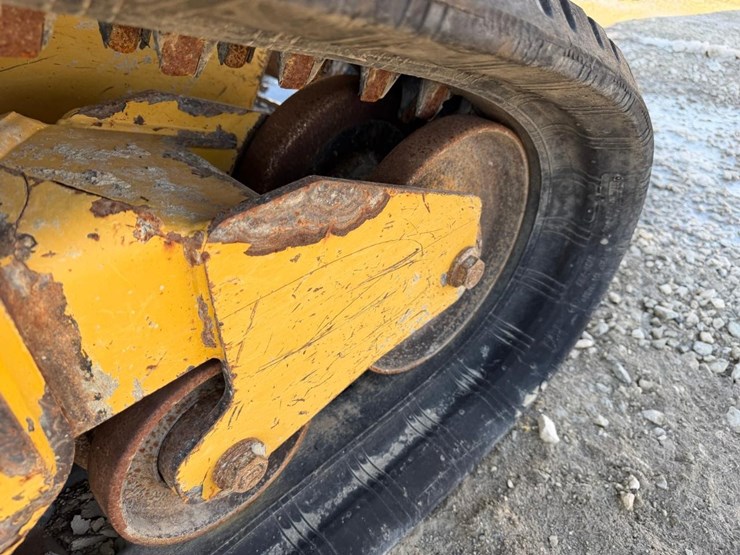 caterpillar-239d-image-19