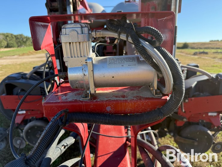 2016-case-ih-2016-image-17