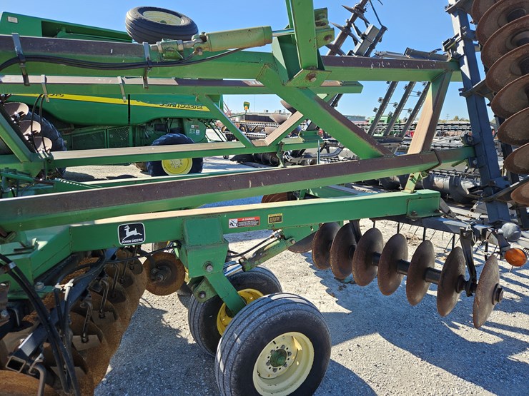 john-deere-630-image-13