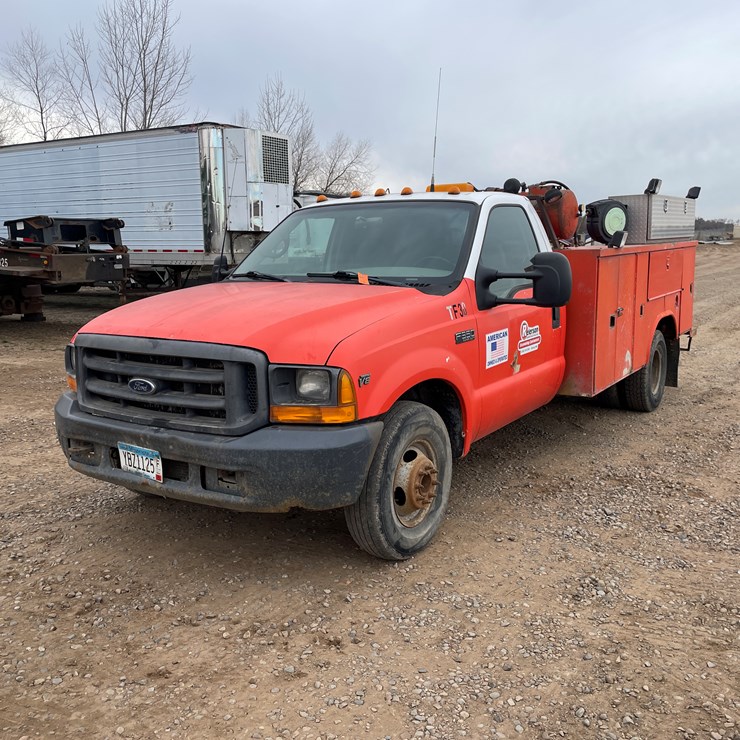 #1143 • 1999 Ford Service Truck (Has MN Title)
