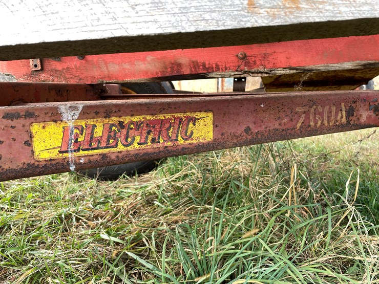 #205-•-j&m-gravity-box-on-running-gear-(boyceville,-wi)-image-24