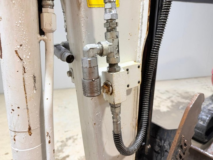 takeuchi-tb230-image-10