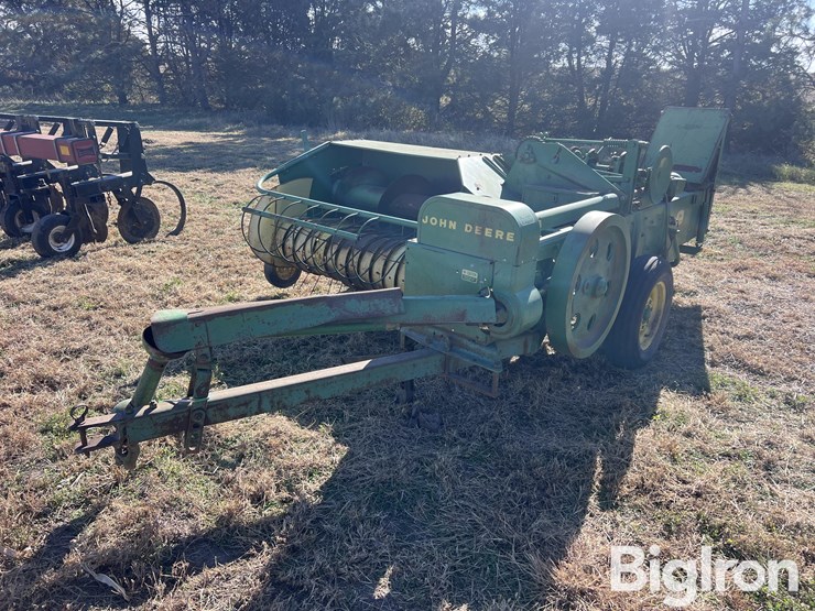 john-deere-24t-image-1