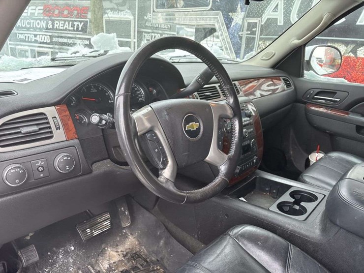 2013-chevrolet-tahoe-image-20