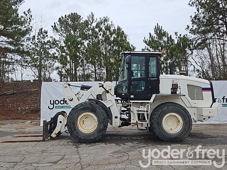 2014-caterpillar-930k-image-2