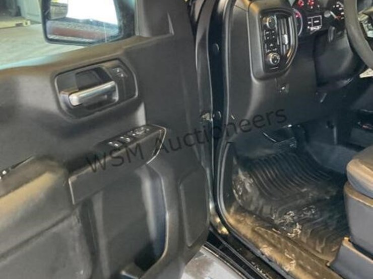 2019-chevrolet-silverado-1500-image-24