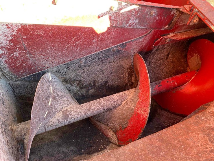 case-ih-1350-image-19