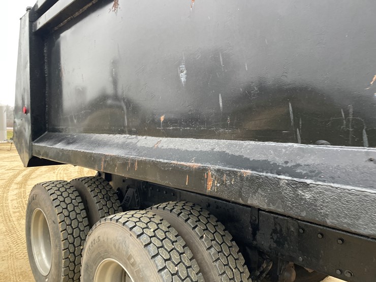 peterbilt-357-image-19