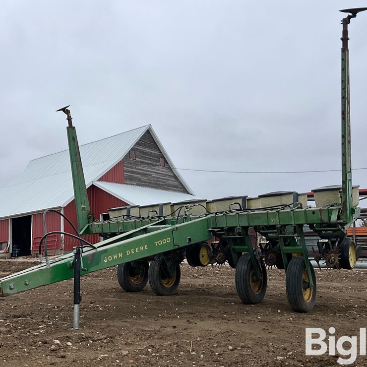 JOHN DEERE 7000