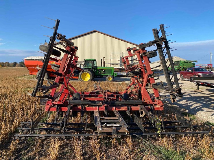 case-ih-4300-image-4