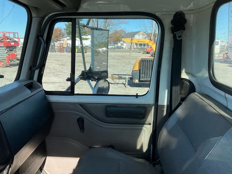 2001-international-4900-image-121