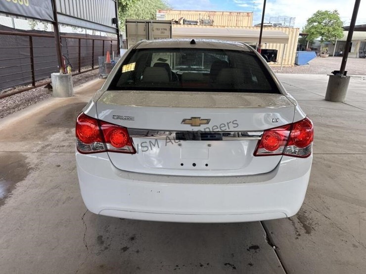 2011-chevrolet-cruze-lt-sdn-image-7