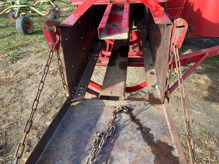 new-holland-316-image-21