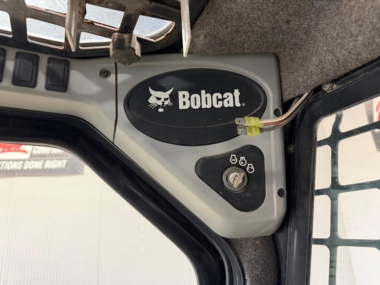 bobcat-t110-image-25