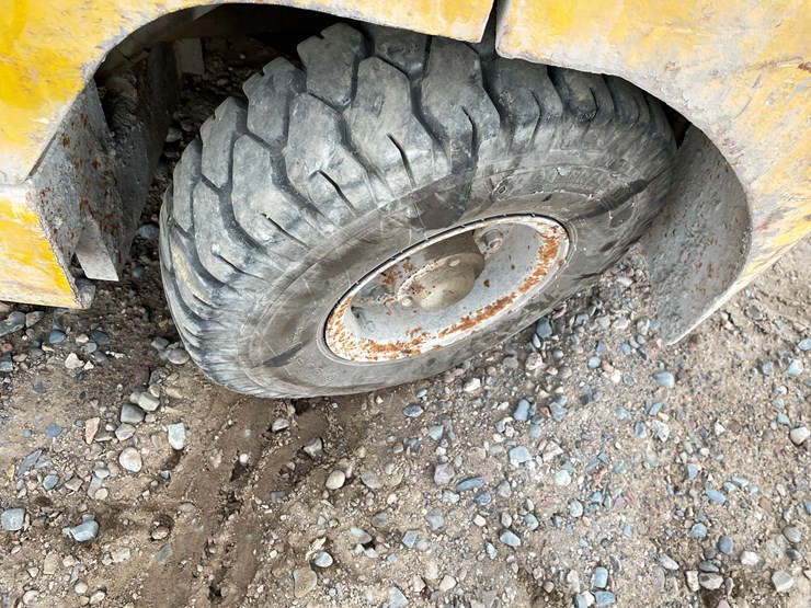 #1002-•-allis-chalmers-fp50-24-forklift-image-15