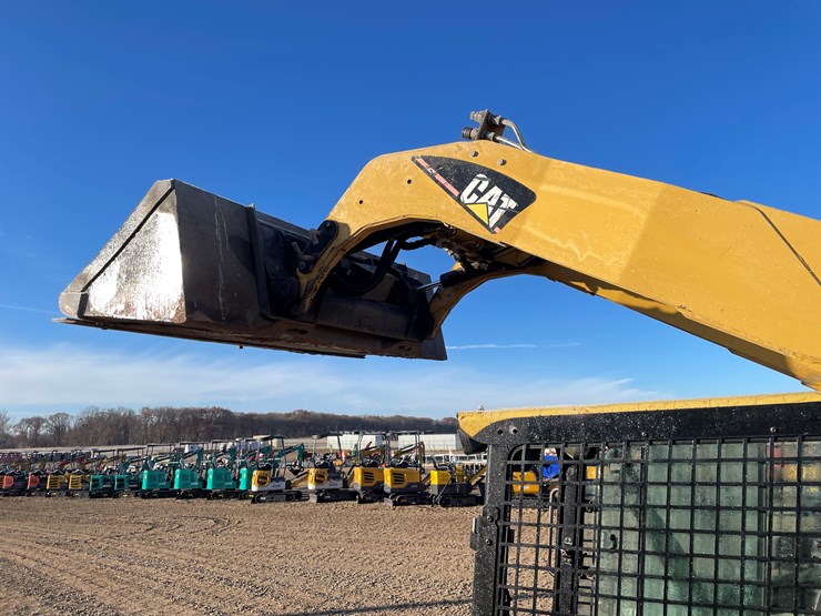 caterpillar-257b-image-32