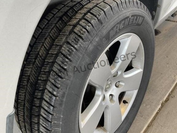 2011-dodge-1500-image-8